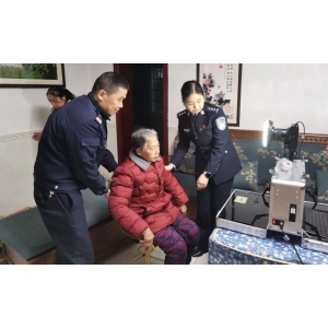 【湖南-湘東】“移動戶籍窗口” 上門辦證解民憂